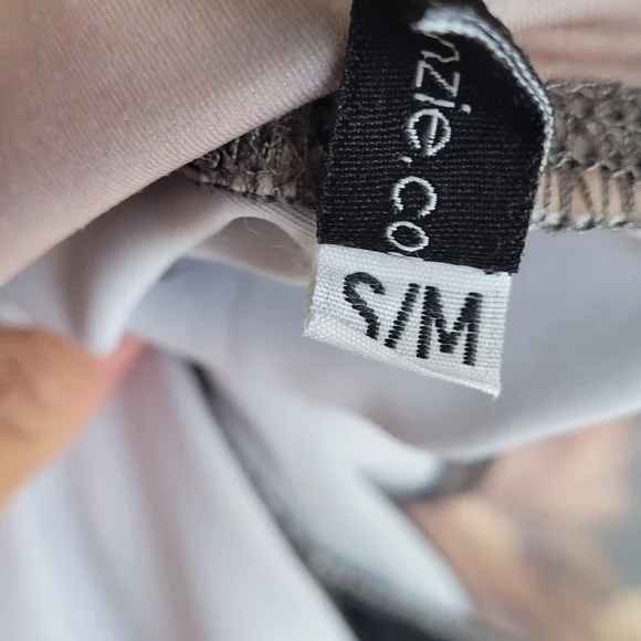 ONZIE BUTTERFLY TREE NATURE GRAPHIC WORKOUT LEGGINGS SIZE S/M EXCELLENT! - Picture 9 of 9